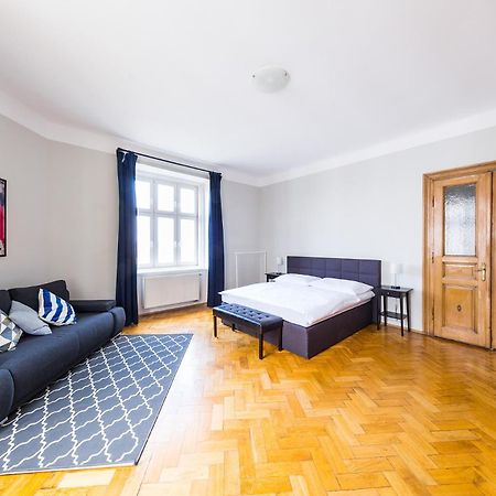 Boheme Apartment Prague Three Екстериор снимка