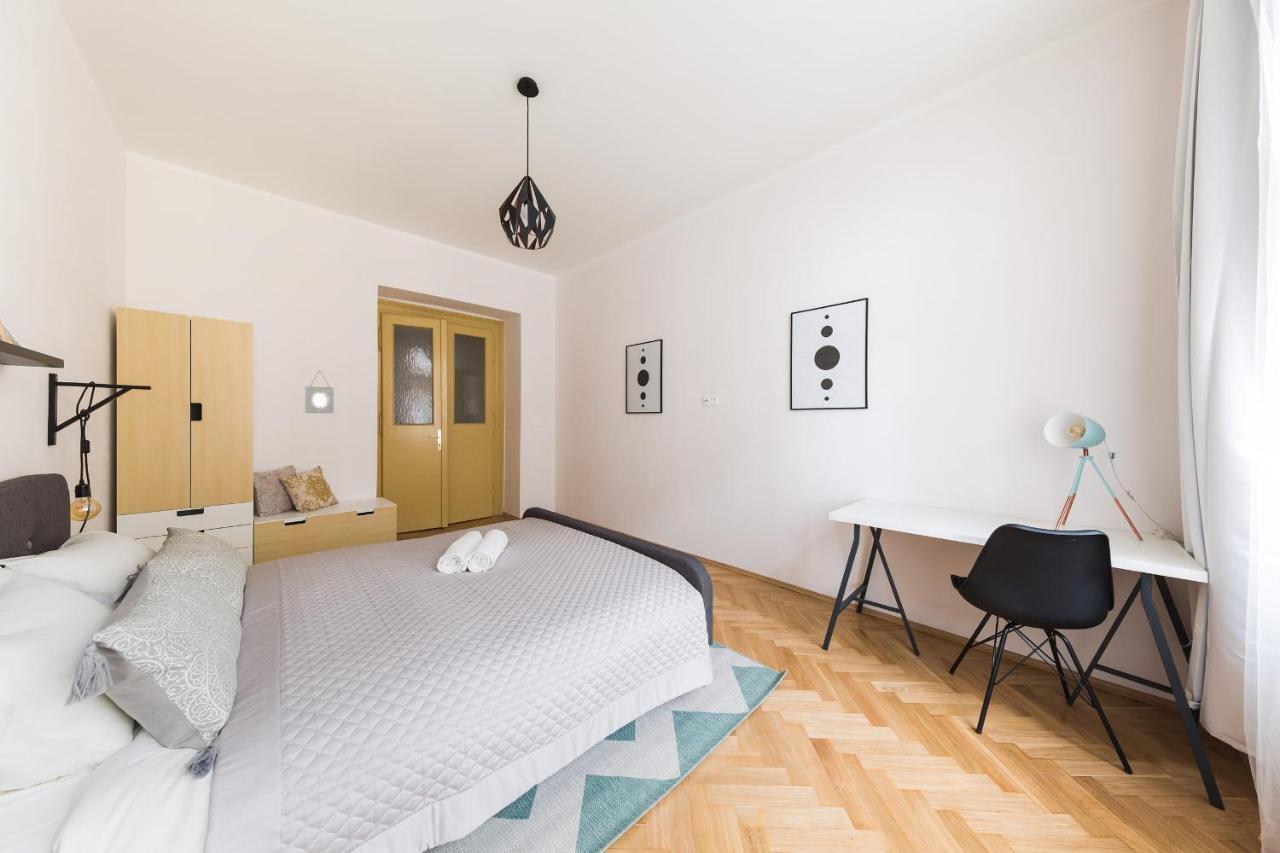 Boheme Apartment Prague Three Екстериор снимка